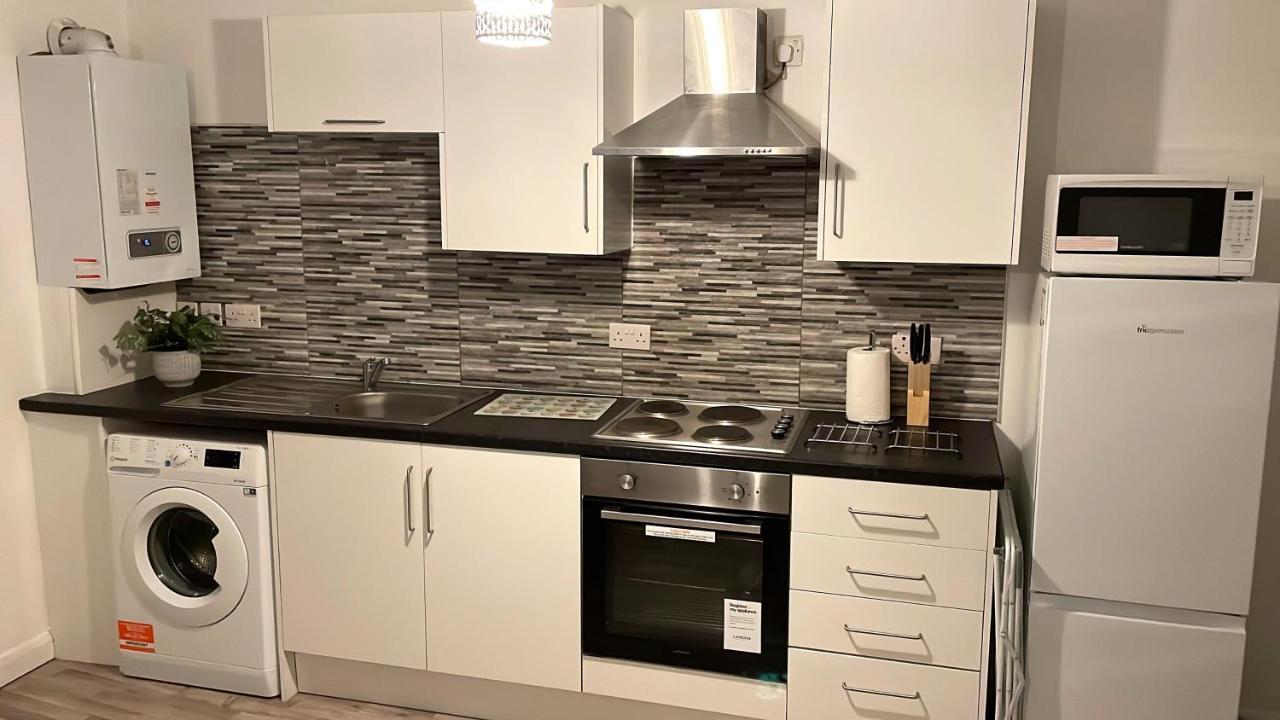Supreme - 1 Bedroom Apart Sleeps 4 Short/Long Stay Gillingham  Esterno foto