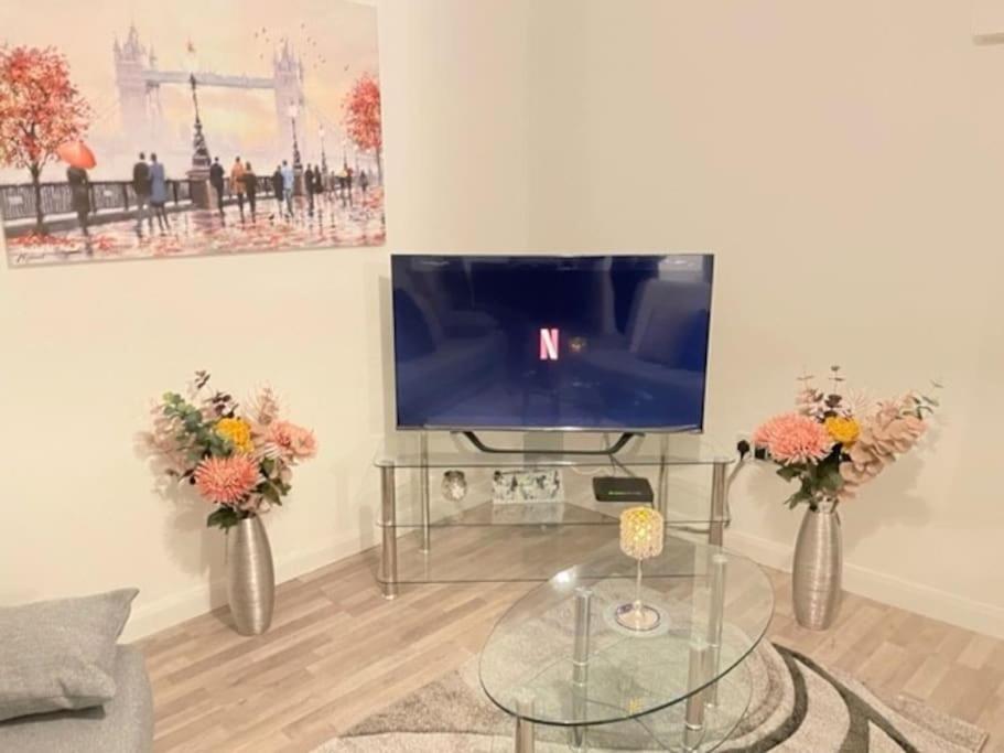 Supreme - 1 Bedroom Apart Sleeps 4 Short/Long Stay Gillingham  Esterno foto