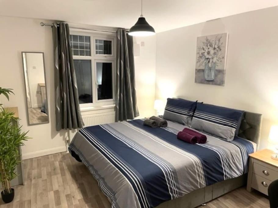 Supreme - 1 Bedroom Apart Sleeps 4 Short/Long Stay Gillingham  Esterno foto