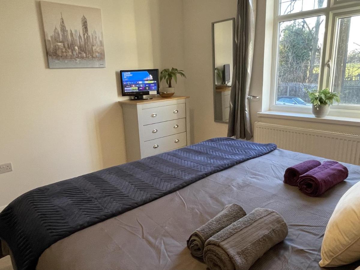 Supreme - 1 Bedroom Apart Sleeps 4 Short/Long Stay Gillingham  Esterno foto