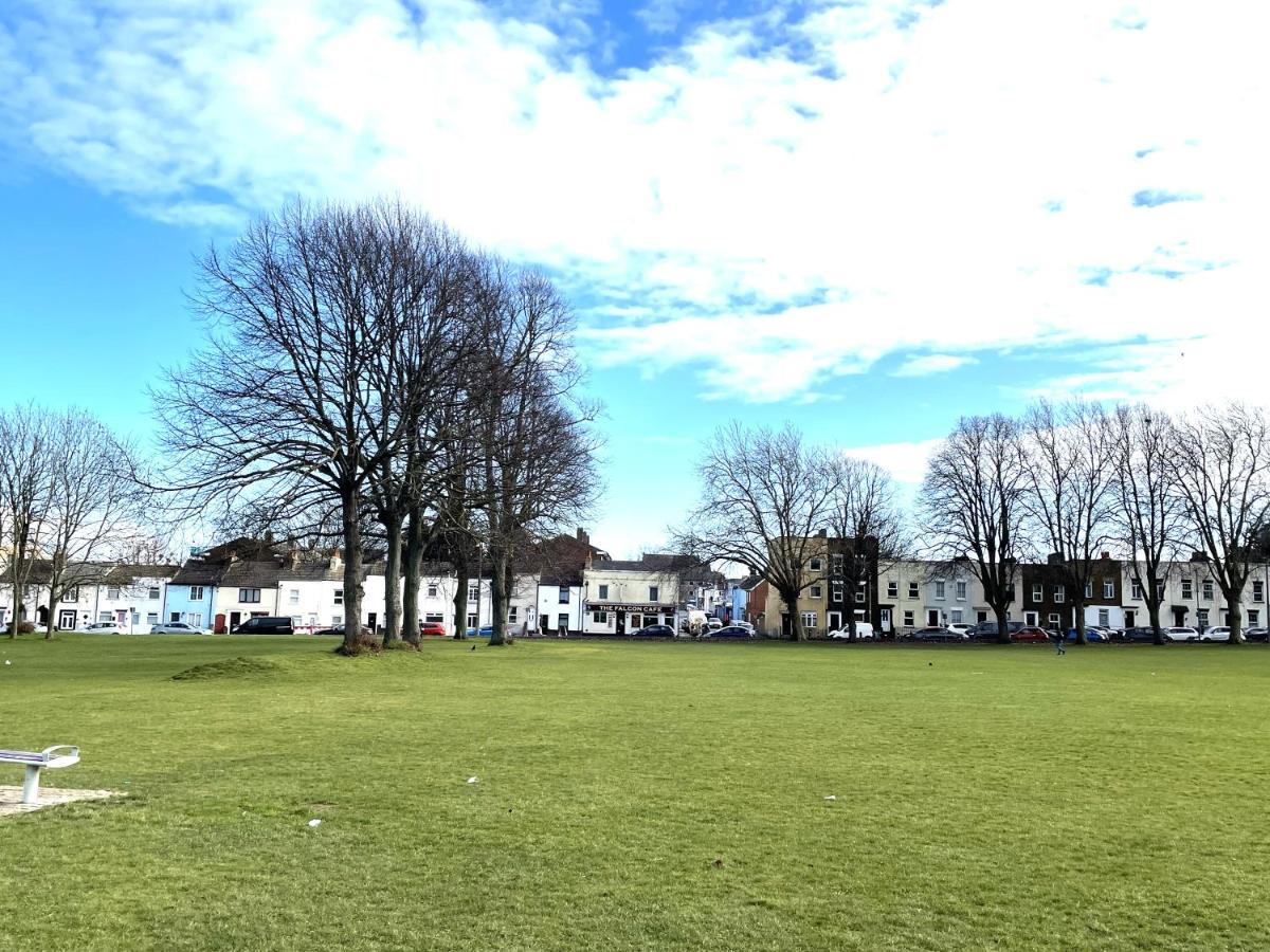 Supreme - 1 Bedroom Apart Sleeps 4 Short/Long Stay Gillingham  Esterno foto
